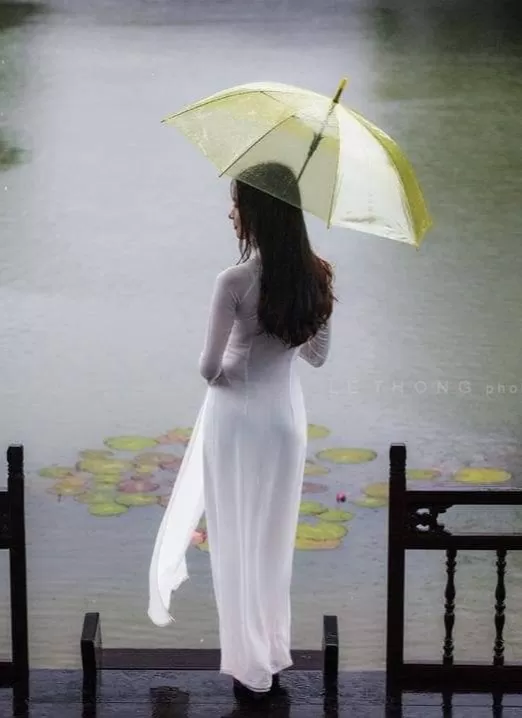 NGƯỜI LẠ ƠI…!